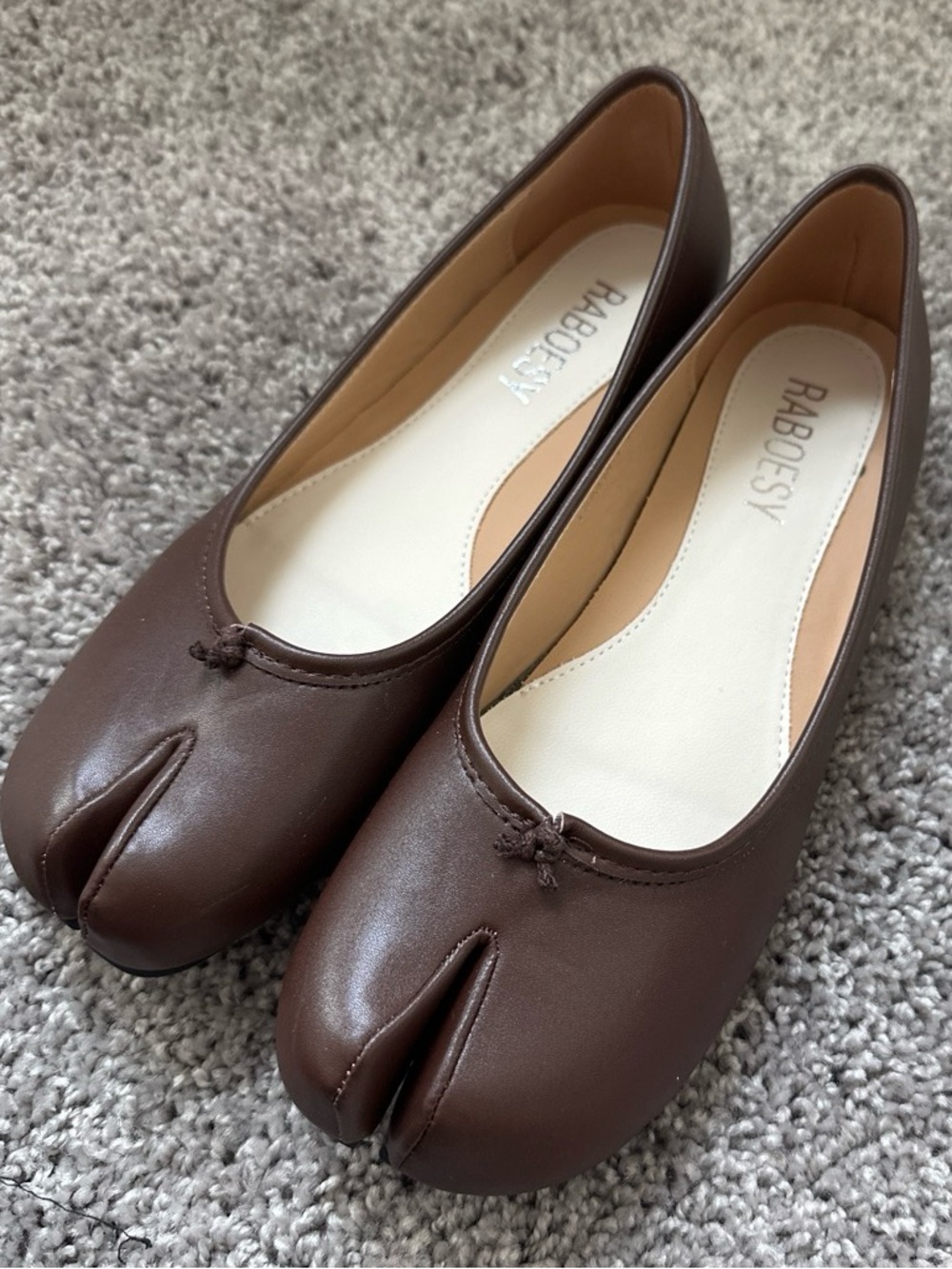 Raboesy Brown Split-Toe Ballet Flats